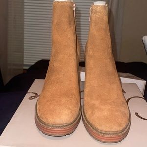 NWT Crown Vintage Cognac Amber Bootie 8.5